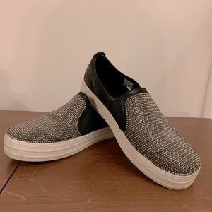 Sketchers blk/silver studs slip ons with memory foam size 10 in good condition